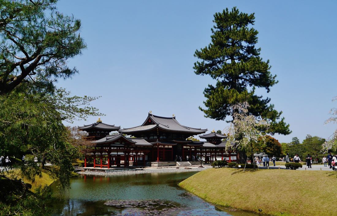 The Phoenix Hall of Byodo-in reflected in its pond at Uji